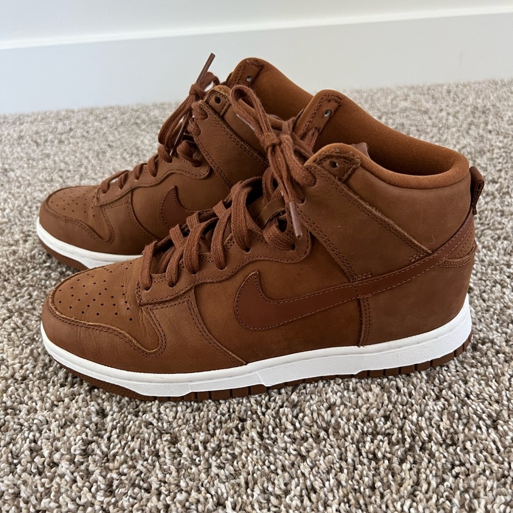 Nike Dunk High Premium- Brown